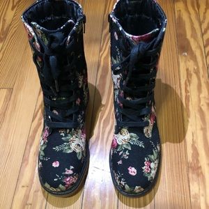 Black floral print combat boots NWOT